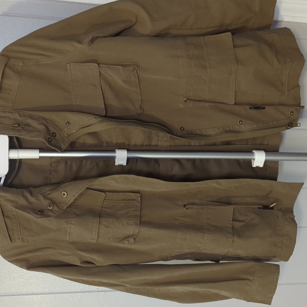 Lightweight jacket - Picture 2 of 6